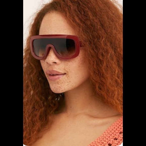 Free People Accessories - Free People She’s In Charge Shield Sunglasses